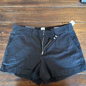 New GAP womens black  city 3 inch short zip pockets size 4